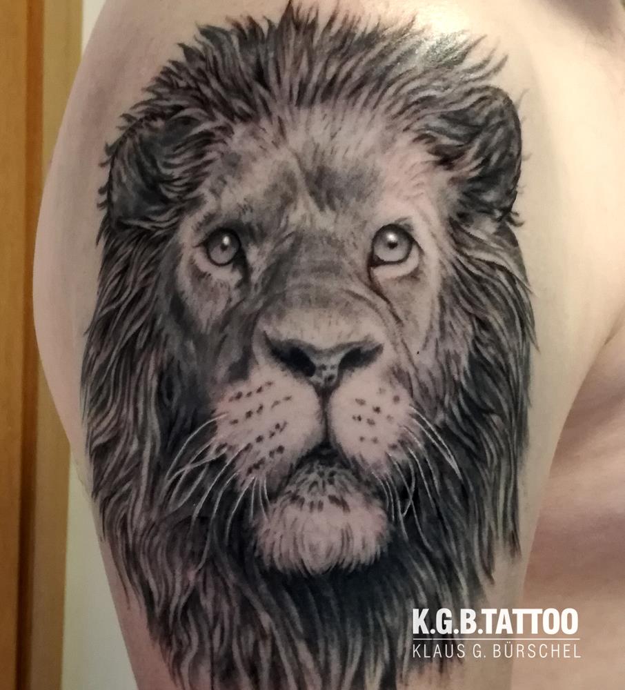 Zur Feier des Tages: Na klar, ein Löwe :)
